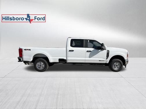 Oxford White 2026 Ford F-350 XL