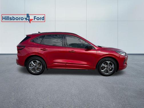 Rapid Red Metallic Tinted Clearcoat 2023 Ford Escape ST-Line