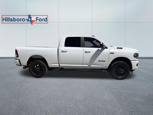 Bright White Clearcoat 2022 RAM 2500 Big Horn