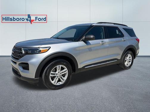 Iconic Silver Metallic 2024 Ford Explorer XLT