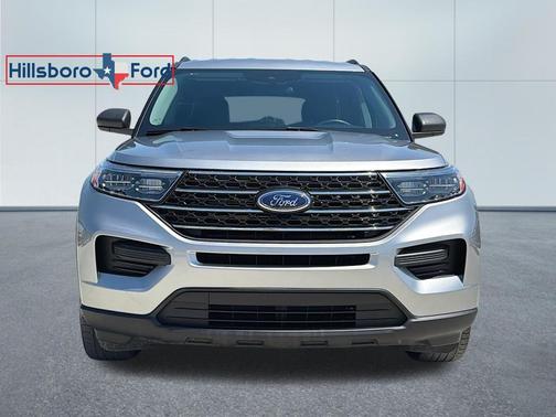 Iconic Silver Metallic 2024 Ford Explorer XLT