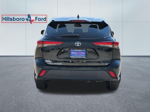 2022 Toyota Highlander LE