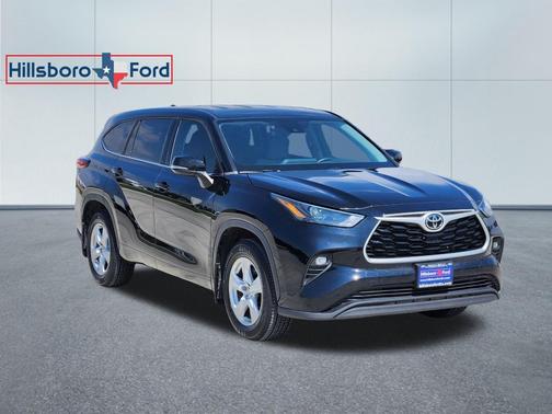 2022 Toyota Highlander LE