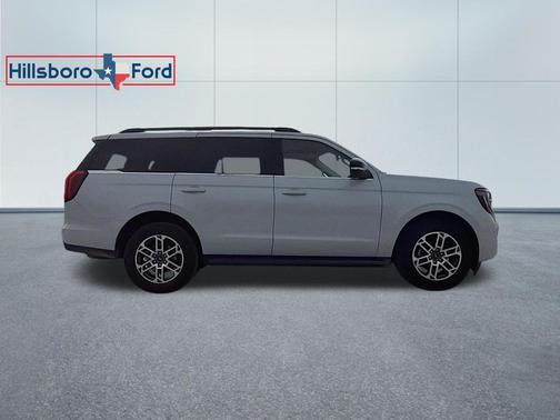 Space Silver 2025 Ford Expedition Active