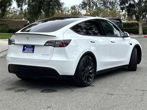 2023 Tesla Model Y Performance