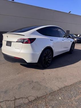 2023 Tesla Model Y Performance