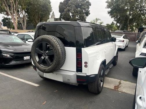 2025 Land Rover Defender P300