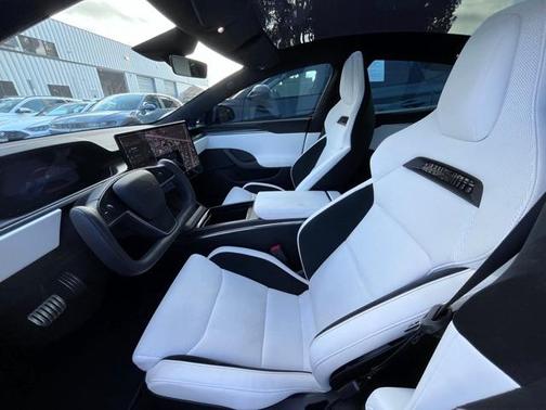 2024 Tesla Model S Plaid