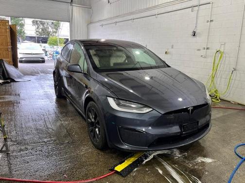2022 Tesla Model X Plaid