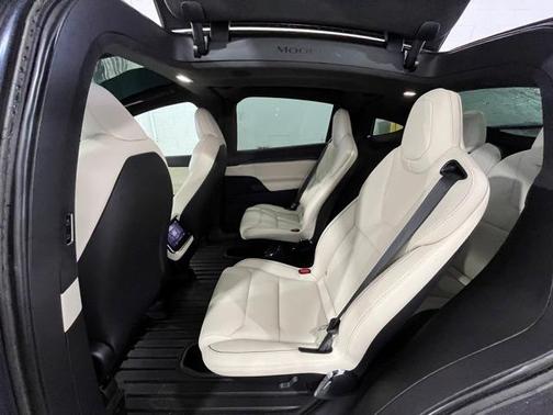 2022 Tesla Model X Plaid