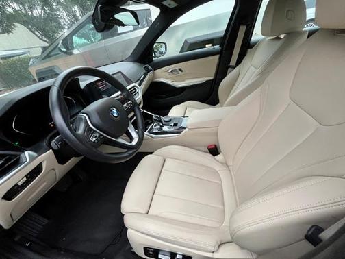 2019 BMW 330 i