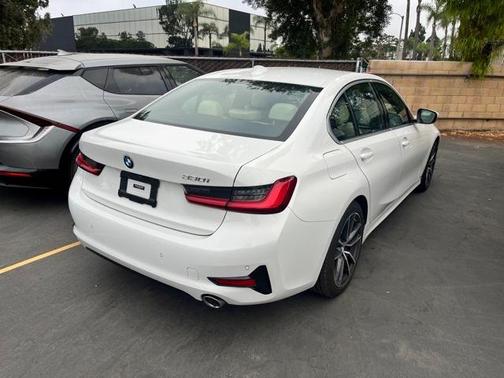 2019 BMW 330 i