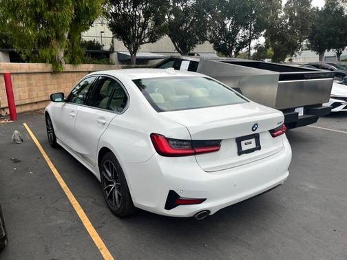 2019 BMW 330 i