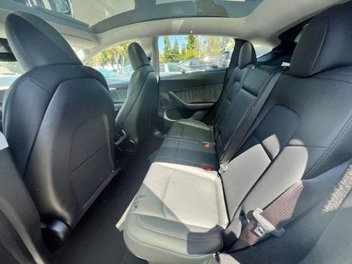 2024 Tesla Model Y Performance