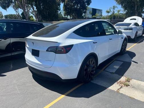 2024 Tesla Model Y Performance