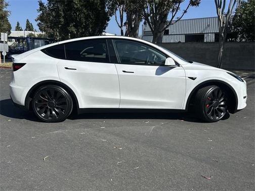 2024 Tesla Model Y Performance