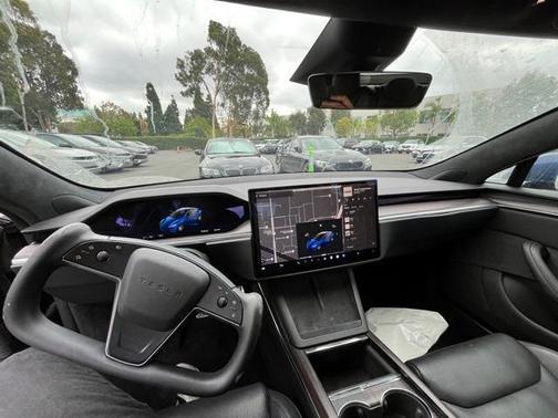 2022 Tesla Model S Base