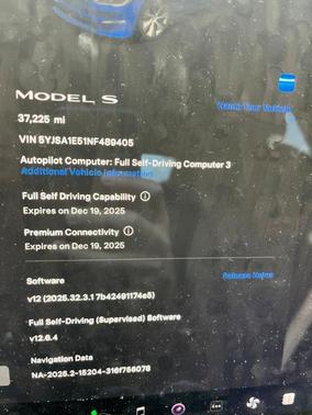 2022 Tesla Model S Base