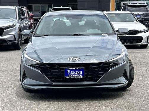 2022 Hyundai ELANTRA SE
