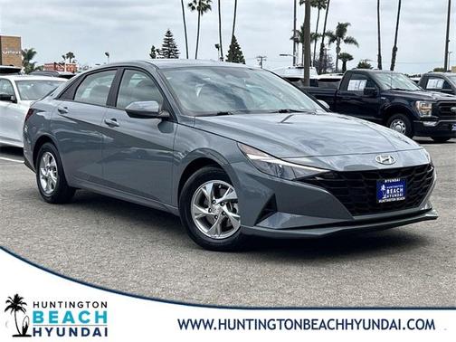 2022 Hyundai ELANTRA SE