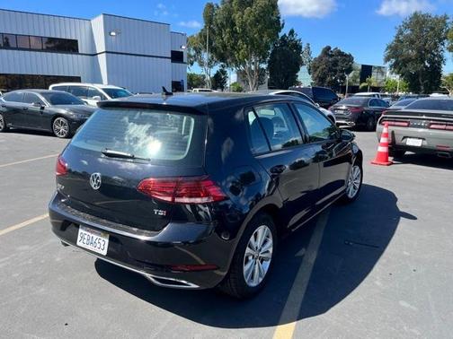 2018 Volkswagen Golf TSI SE