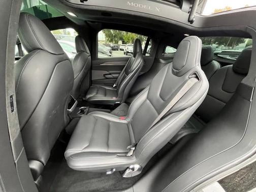 2022 Tesla Model X Base