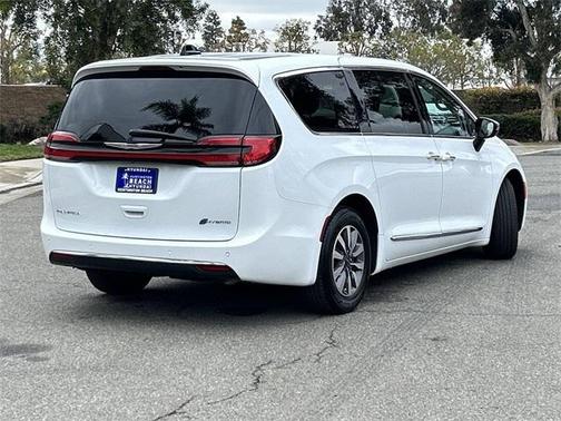 2023 Chrysler Pacifica Hybrid Limited