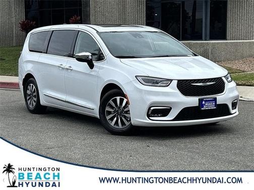 2023 Chrysler Pacifica Hybrid Limited
