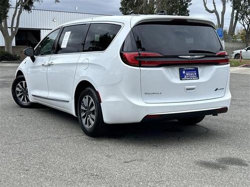 2023 Chrysler Pacifica Hybrid Limited