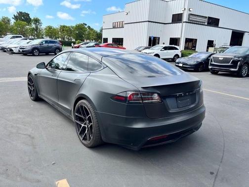 2023 Tesla Model S Plaid