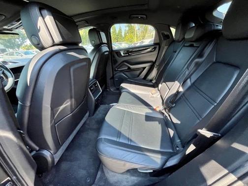2021 Porsche Cayenne AWD