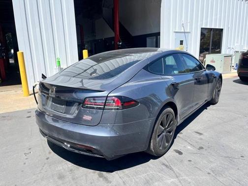 2022 Tesla Model S Plaid