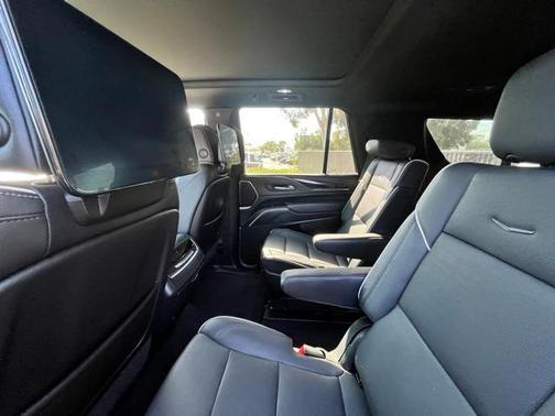 2023 Cadillac Escalade Sport