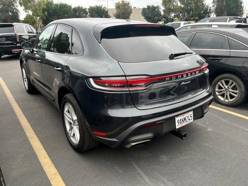 2022 Porsche Macan Base