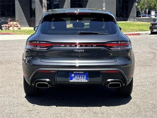 2022 Porsche Macan Base