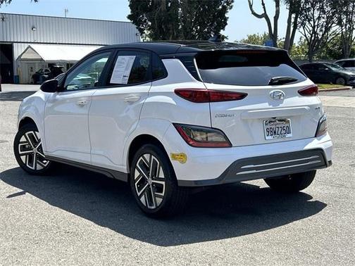 2022 Hyundai KONA EV SEL