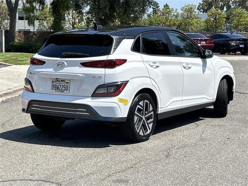 2022 Hyundai KONA EV SEL