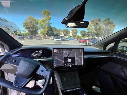 2022 Tesla Model X Base