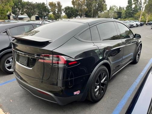 2024 Tesla Model X Base