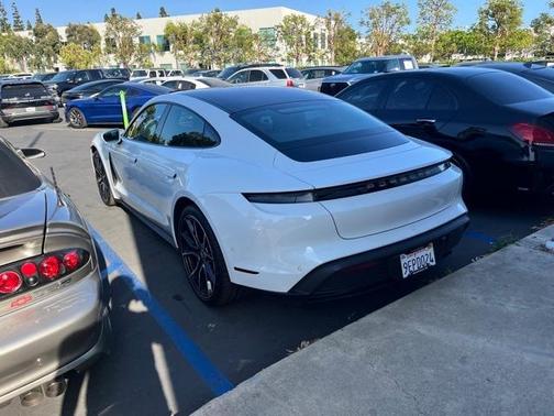 2022 Porsche Taycan Base