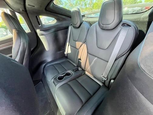 2022 Tesla Model X Base