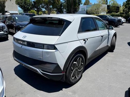 2022 Hyundai IONIQ 5 SE