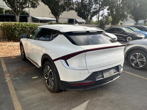 2023 Kia EV6 Light