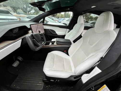 2023 Tesla Model X Standard Range