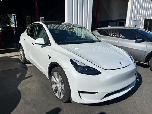 2024 Tesla Model Y Long Range