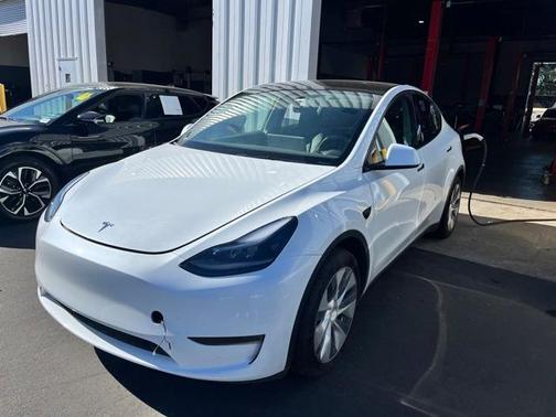 2024 Tesla Model Y Long Range