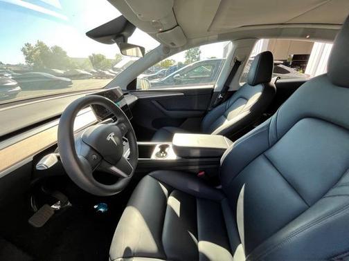 2024 Tesla Model Y Long Range