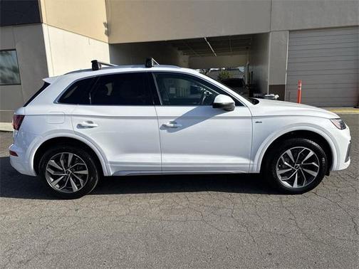 2022 Audi Q5 45 S line Premium Plus