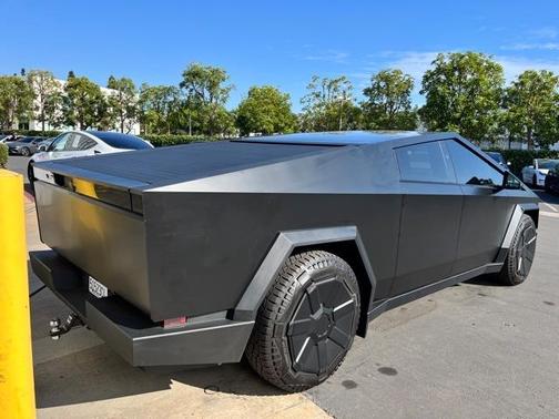 2024 Tesla Cybertruck Base