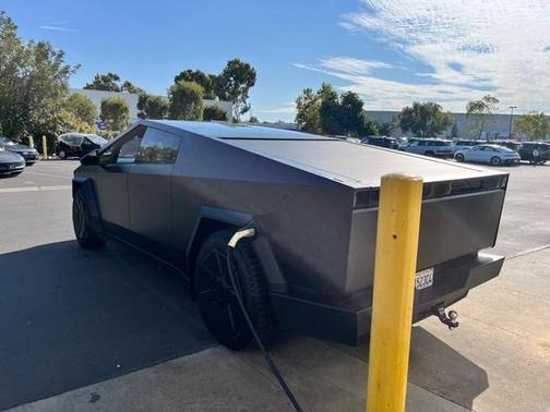 2024 Tesla Cybertruck Base